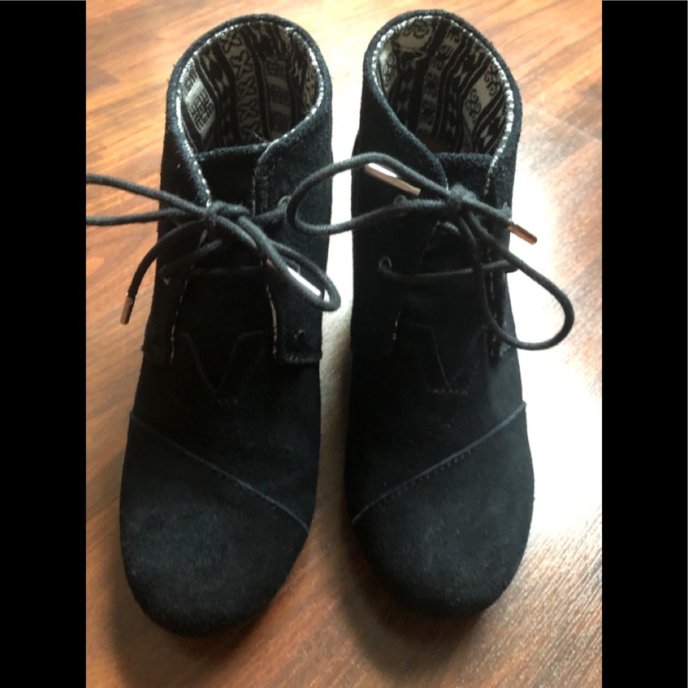 Tom’s booties